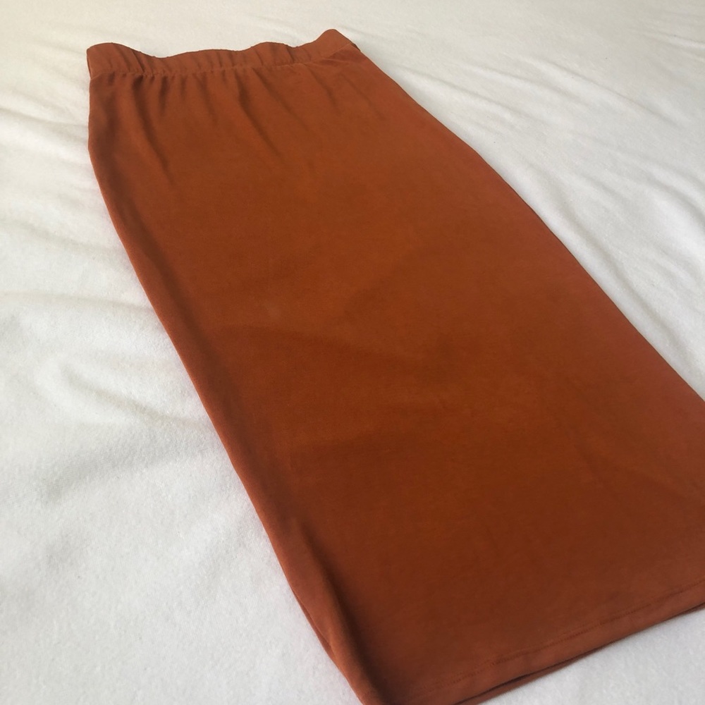 🌺 Forever 21 mid pencil skirt - Picture 3 of 10